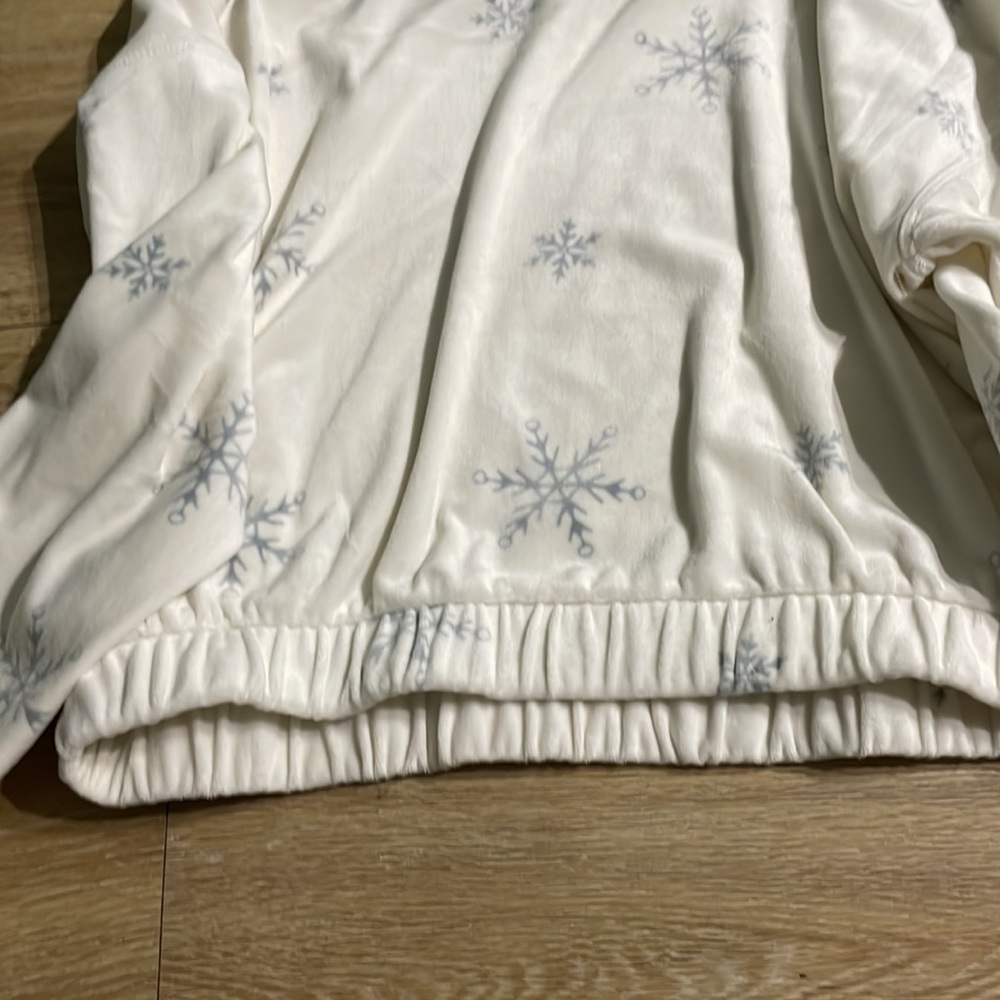 Cropped Sweater - Picture 2 of 3